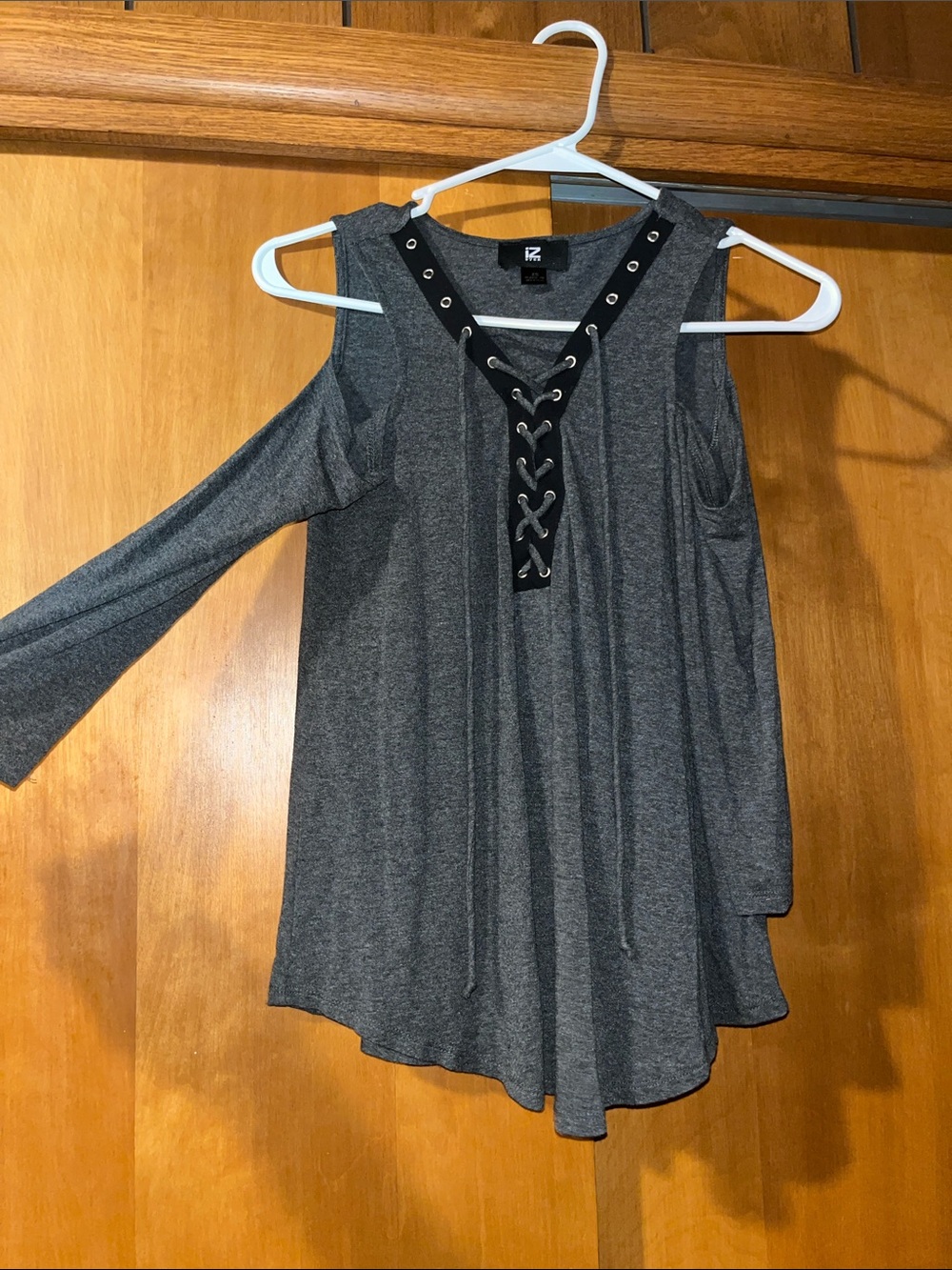Iz Byer Gray Cold-Shoulder Lace-Up Long Sleeve Top